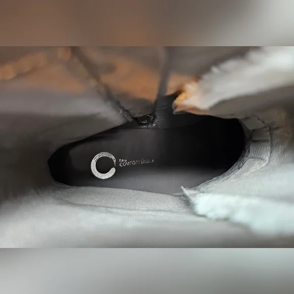 Journee Collection Womens KANNON Lace Up Vegan Fur Winter & Snow Boots TAUPE 7.5 - Picture 10 of 13